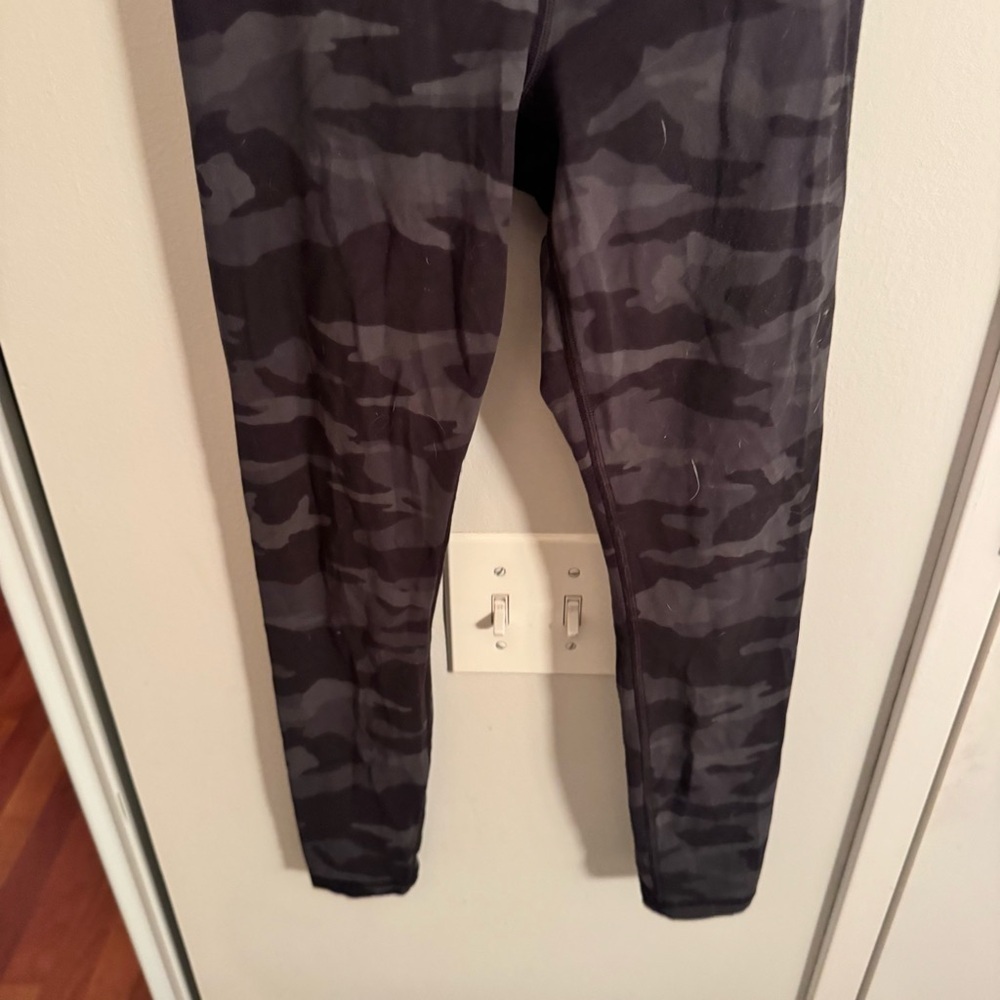 Athleta‎ Elation 7/8 Legging Black Charcoal Camo High Waist Buttery Soft XS - Picture 4 of 5